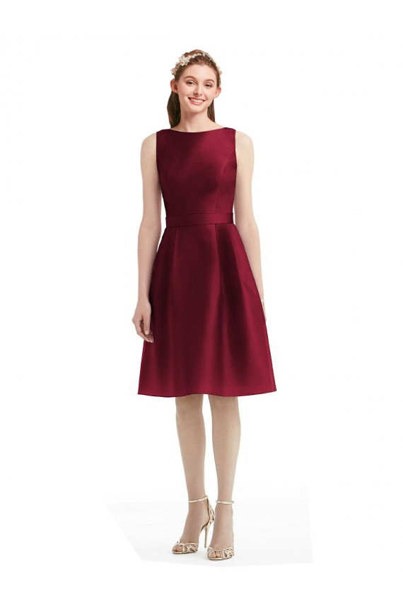 Fábrica de Cetim Barco Comprimento Joelho Sem Mangas Vestidos de Madrinha / Vestidos de Cocktail / Vestidos de Homecoming