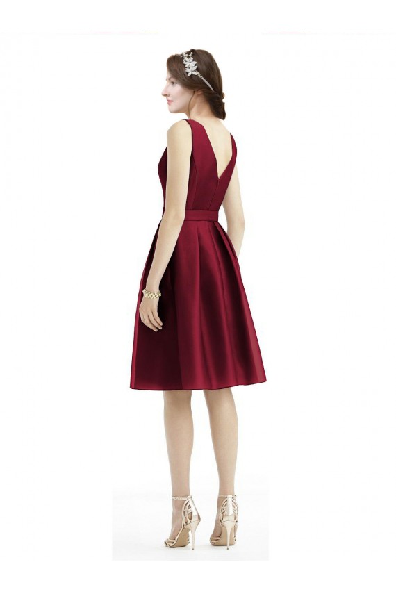 Fábrica de Cetim Barco Comprimento Joelho Sem Mangas Vestidos de Madrinha / Vestidos de Cocktail / Vestidos de Homecoming