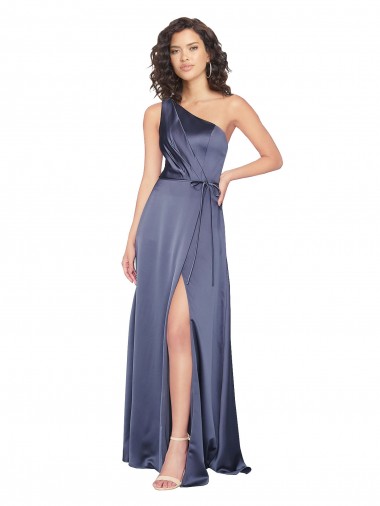 Fábrica de Cetim Sedoso Um Ombro Comprimento Chão Sem Mangas Crepúsculo Vestidos de Madrinha / Vestidos de Noite / Vestidos de Festa