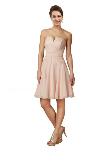 Fábrica de Chiffon & Renda Amor Comprimento Joelho Sem Mangas Vestidos de Madrinha / Vestidos de Cocktail