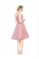 Fábrica de Tule Decote V Comprimento Joelho Sem Mangas Vestidos de Madrinha / Vestidos de Cocktail / Vestidos de Homecoming